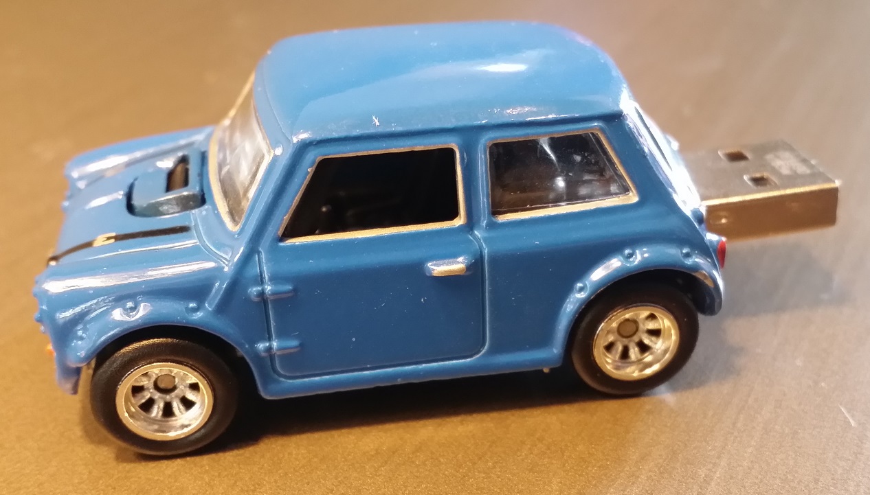 autodrive_morris_mini_blue_02.jpg